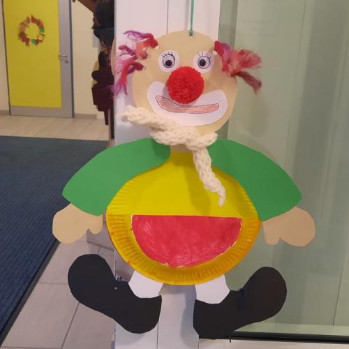 Clown aus Papptellern
