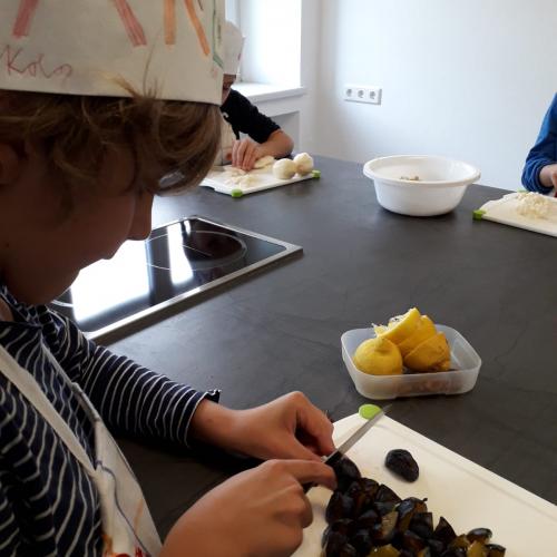 Obstsalat herstellen