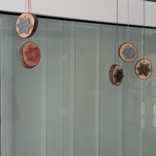 Stern auf Astscheibe 1