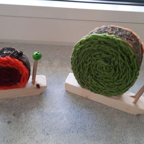 Schnecken mit Häkelschnüren