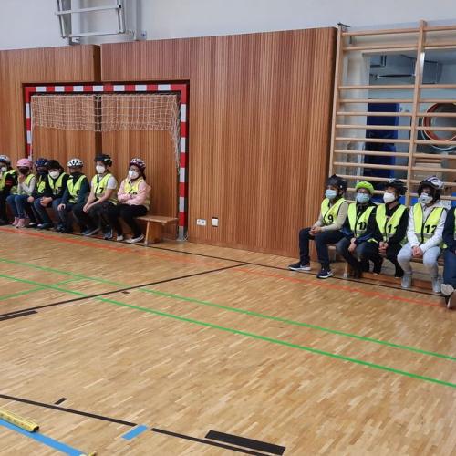 Vorbereitung auf die Radfahrprüfung - erste Übungseinheit