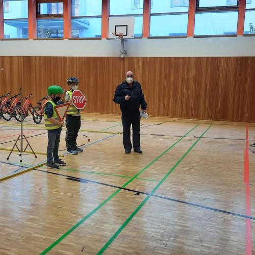 Vorbereitung auf die Radfahrprüfung - erste Übungseinheit