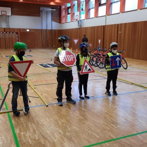 Vorbereitung auf die Radfahrprüfung - erste Übungseinheit