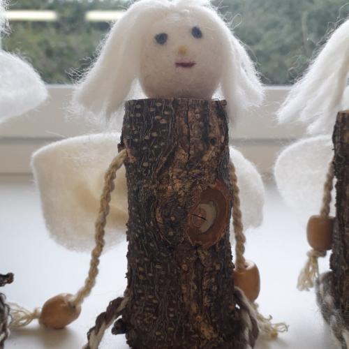 Werken - Holzfiguren mit gedrehten Schnüren