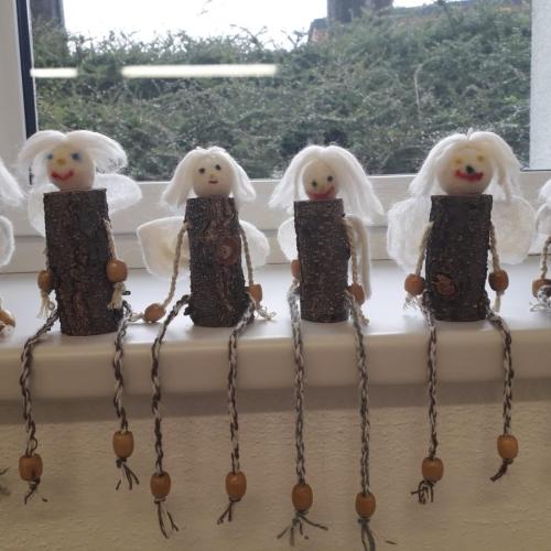 Werken - Holzfiguren mit gedrehten Schnüren