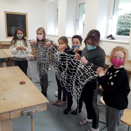 Werken - stricken eines Netzes