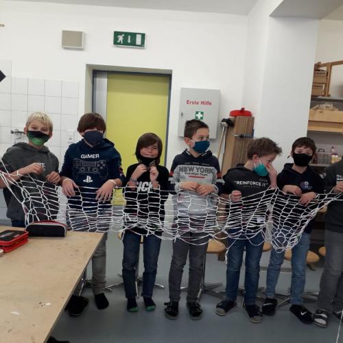 Werken - stricken eines Netzes