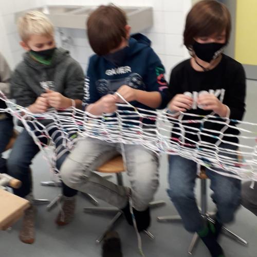 Werken - stricken eines Netzes