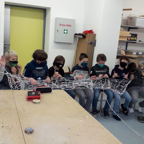 Werken - stricken eines Netzes