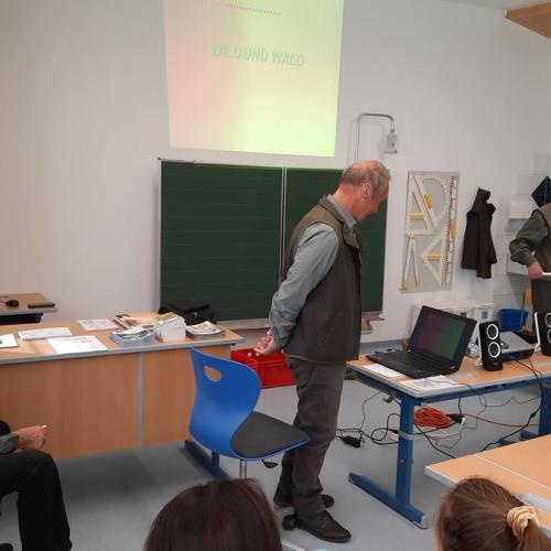Besuch der Jäger an der Schule
