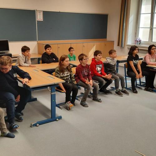 Besuch der Jäger an der Schule