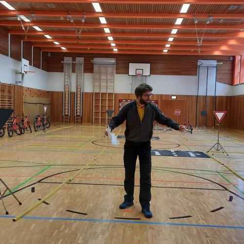 erste Radfahrübung an der Volksschule Bruggen