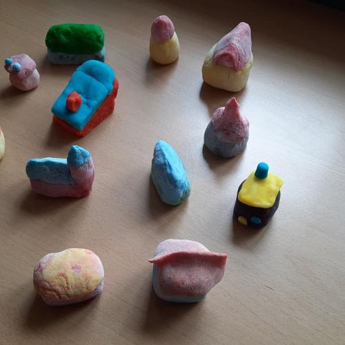 Ein Dorf aus Knetmasse