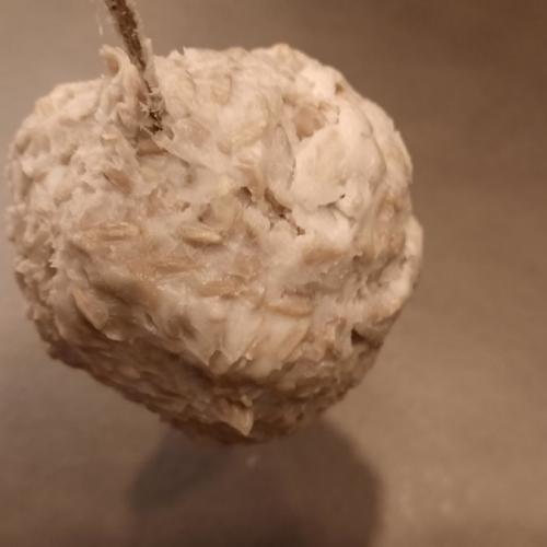 Futterglocken und Futterknödel