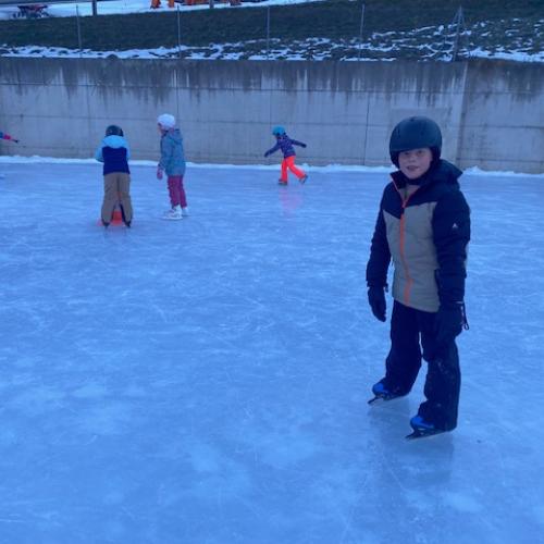 Kinder beim Eislaufen3