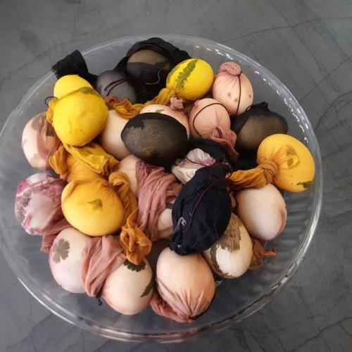 Eier mit Naturfarben färben