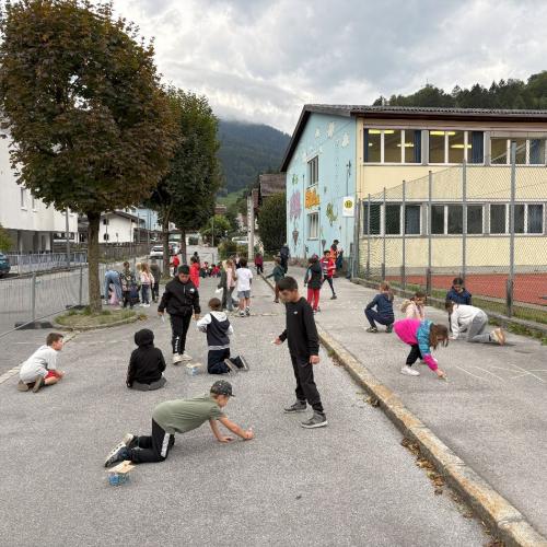 Schulstraße bemalen