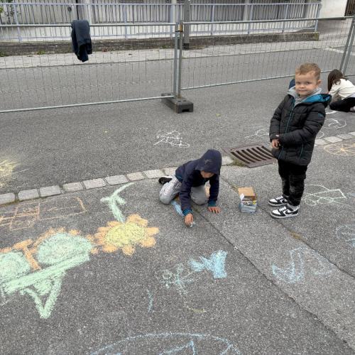 Schulstraße bemalen