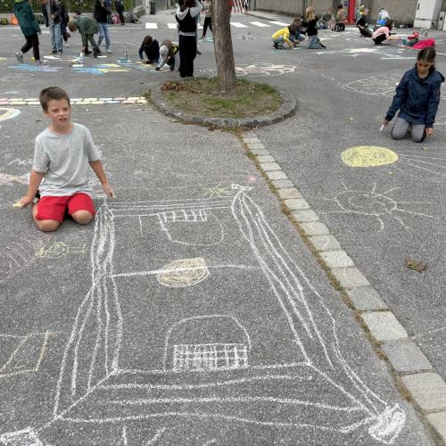 Schulstraße bemalen