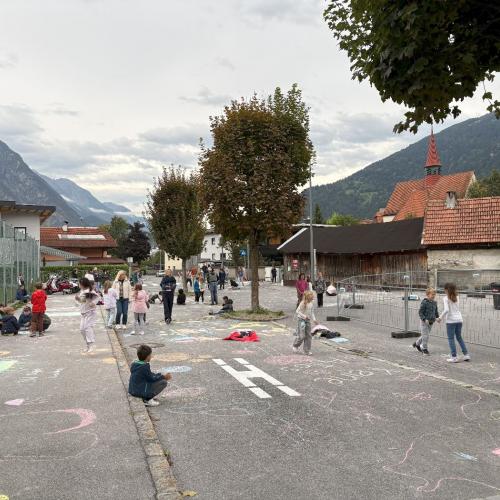 Schulstraße bemalen