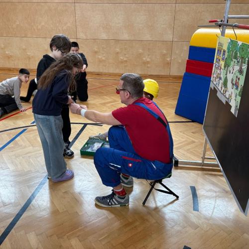 Helfen mit Herz Aufführung der Clowns