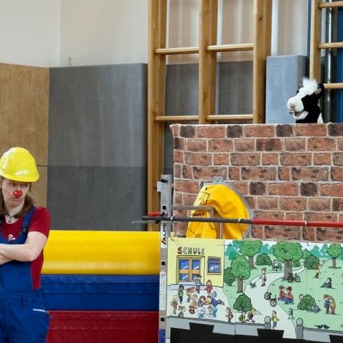 Helfen mit Herz Aufführung der Clowns