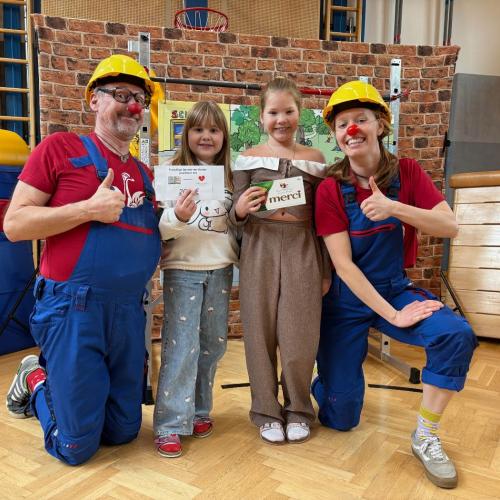 Helfen mit Herz Aufführung der Clowns