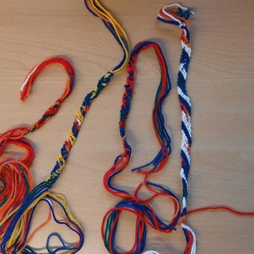 geknüpfte Freundschaftsarmbänder