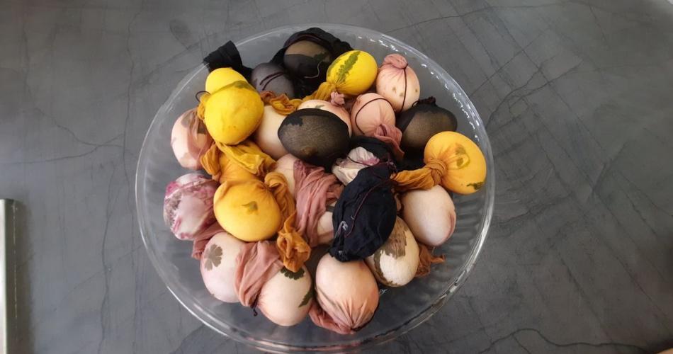 Eier mit Naturfarben färben